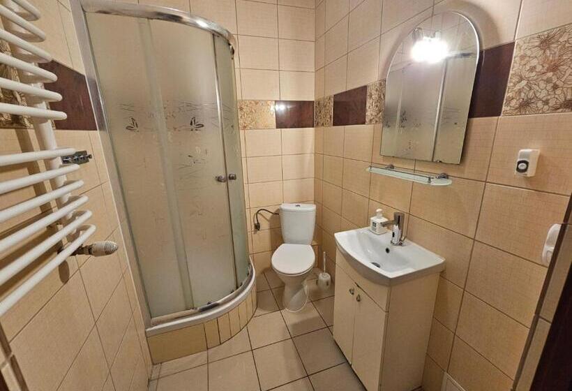 デラックスルーム, Złota Róża