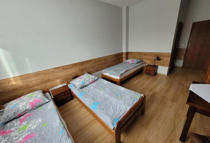 トリプルクラシックルーム, Złota Róża