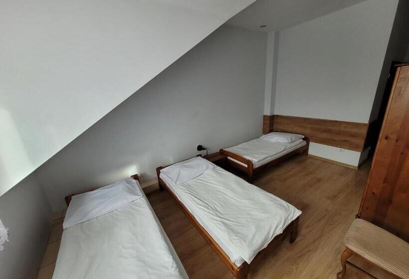 トリプルクラシックルーム, Złota Róża