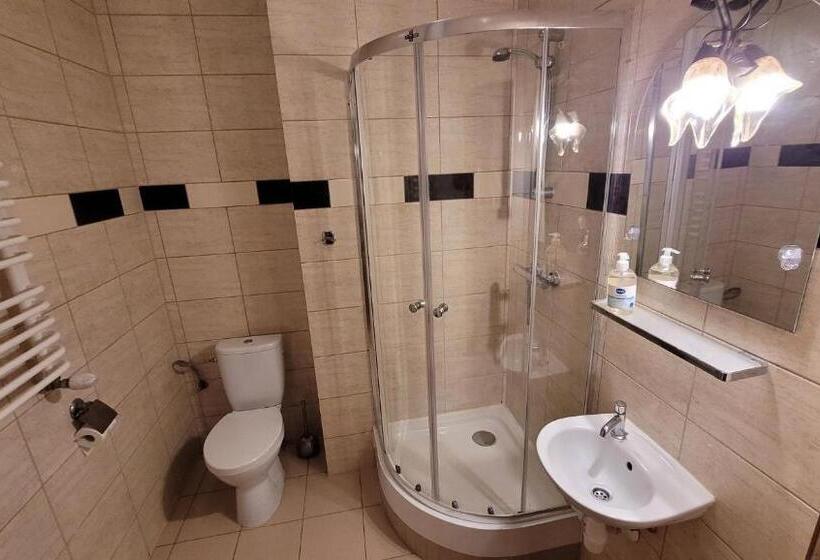 コンフォートトリプルルーム, Złota Róża