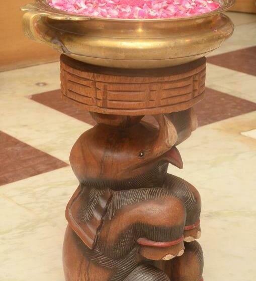 スタンダードトリプルルーム, Kanakabhishegam First Hotel From The Thirukadaiyur Temple