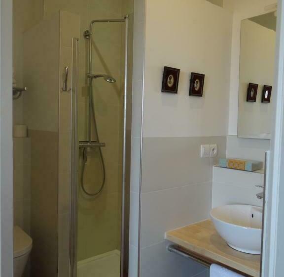 غرفة قياسية, La Grande Maison