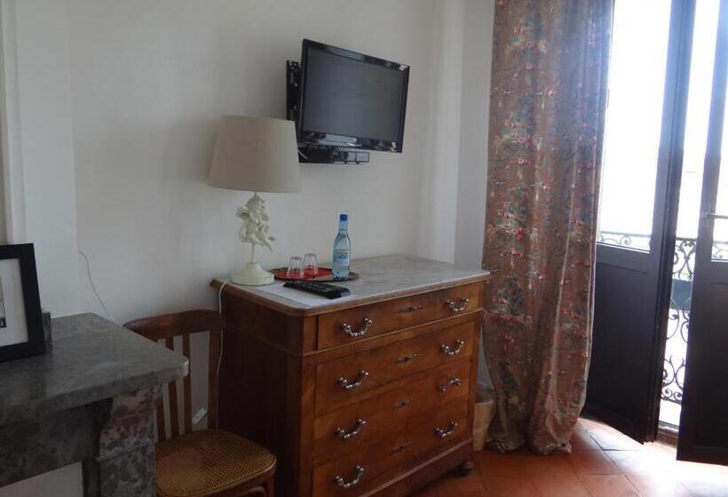 标准间, La Grande Maison