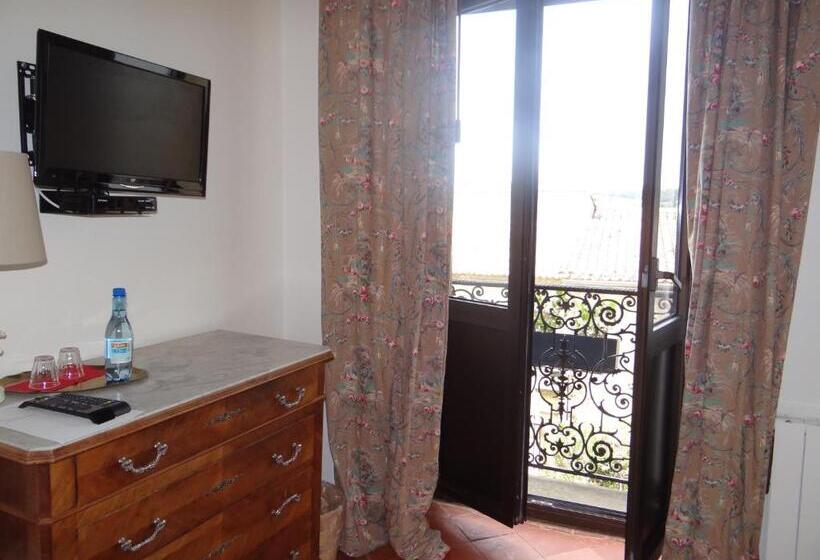 غرفة قياسية, La Grande Maison