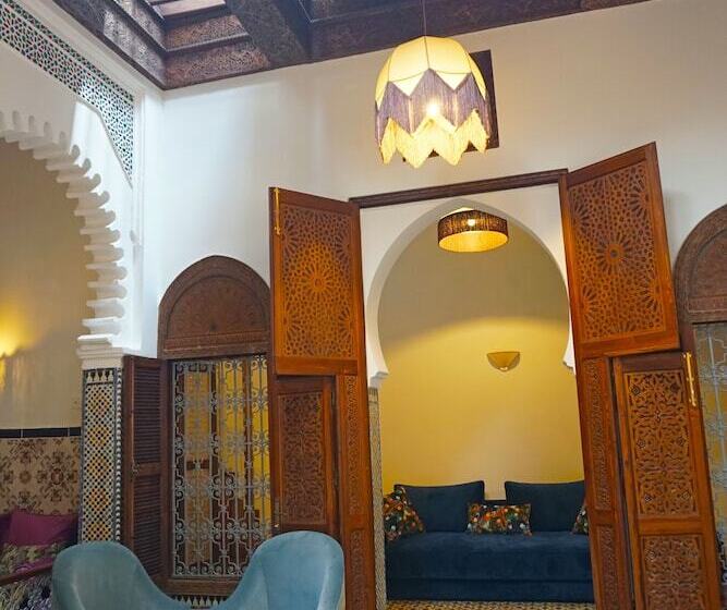 سوییت جونیور, Dar Fama