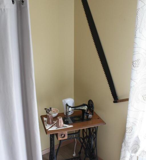 标准间带山景, Du Cote De Lacoume