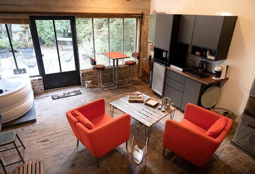 جناح مزود بجاكوزى, La Maison Au Fil Du Temps