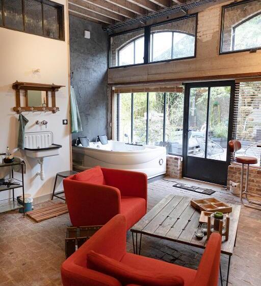 جناح مزود بجاكوزى, La Maison Au Fil Du Temps