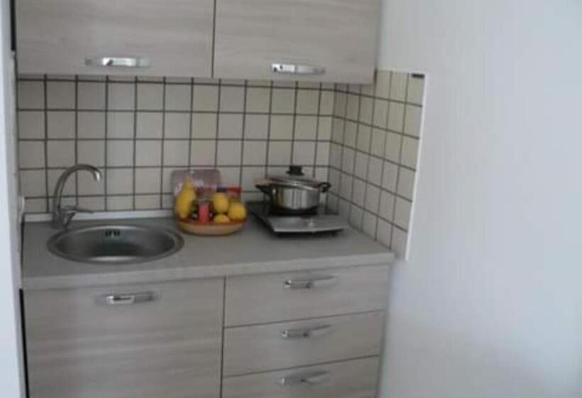 إستديو عائلى, Dolcesosta B&b