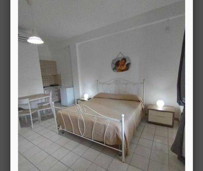 إستديو عائلى, Dolcesosta B&b