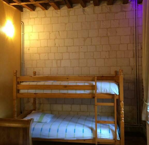 חדר משפחתי, Le Chateau De Penin