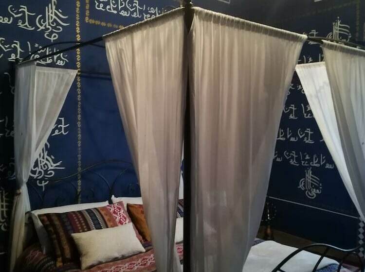 דירת שני חדרים, Mirabilia Arab House