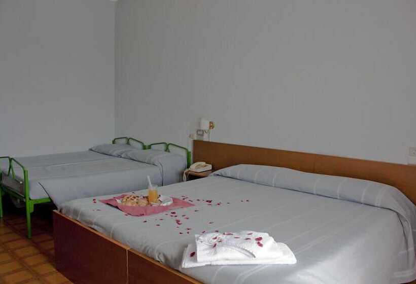 חדר קלאסי לארבעה, Delberg Palace