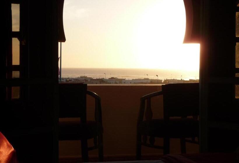 اتاق سه نفره دلوکس با چشم‌انداز دریا, L'arganier Solitaire