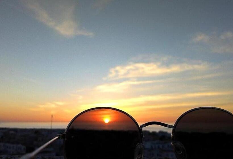 اتاق استاندارد سه نفره, L'arganier Solitaire