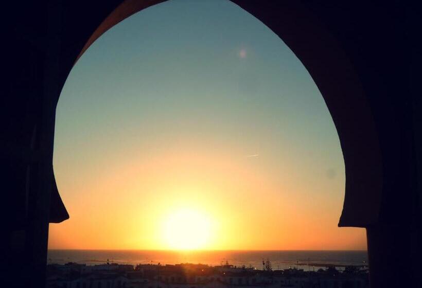 سوییت با چشم‌انداز دریا, L'arganier Solitaire