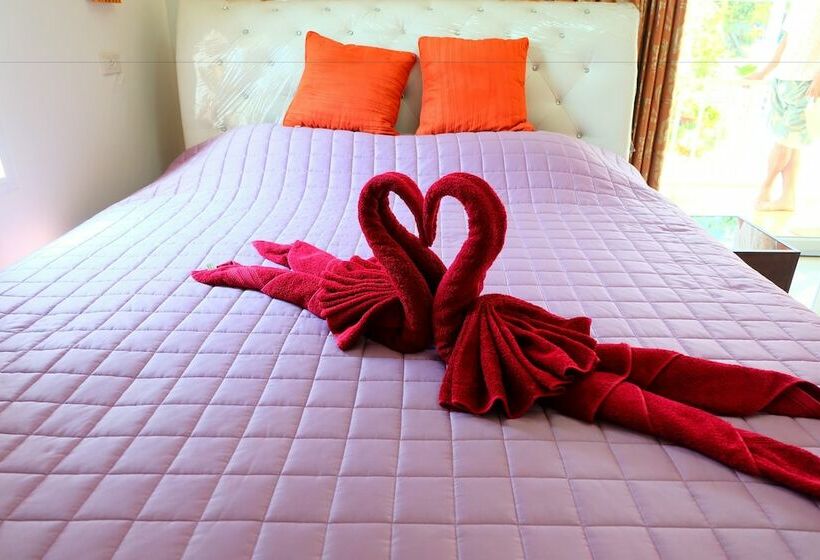 بنجلو قياسى, Baan Waraporn Resort