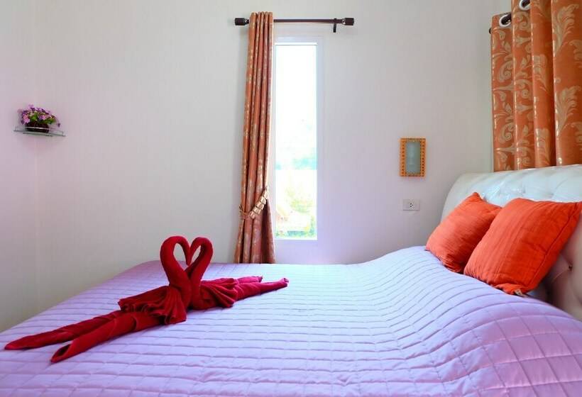 بنجلو قياسى, Baan Waraporn Resort