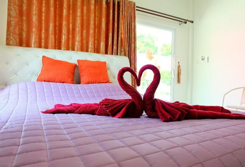 بنجلو قياسى, Baan Waraporn Resort