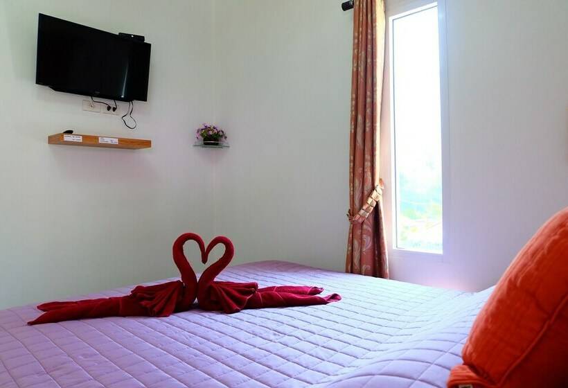 بنجلو قياسى, Baan Waraporn Resort