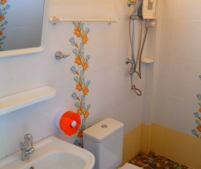 بنجلو قياسى, Baan Waraporn Resort