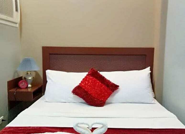 اتاق لوکس, Elizabeth