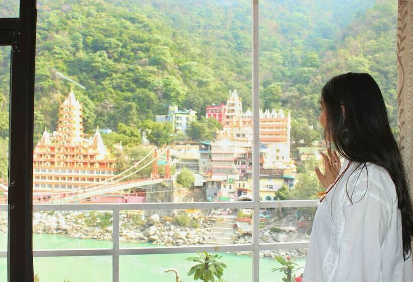 プレミアムルーム, Ishan A Riverside Retreat