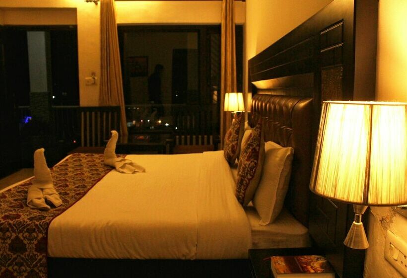 プレミアムルーム, Ishan A Riverside Retreat