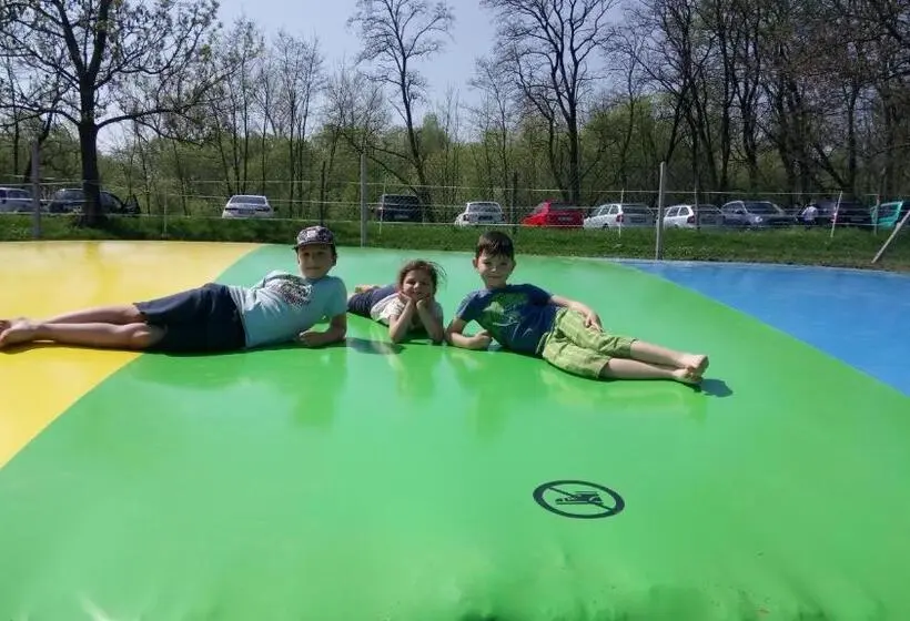 １ベッドルームアパートメント, Zoopark Zelčín