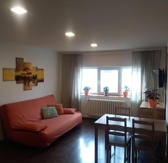 Апартаменты 1 Спальня, Zoopark Zelčín