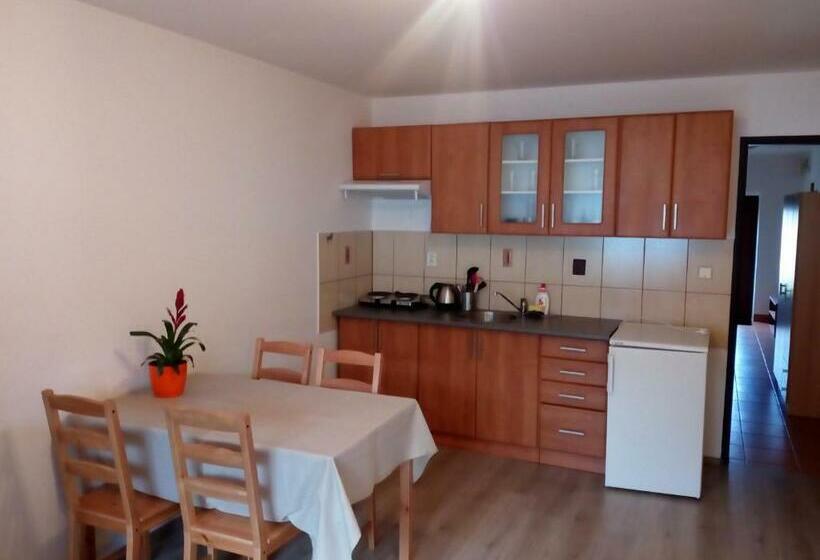 Апартаменты 1 Спальня, Zoopark Zelčín