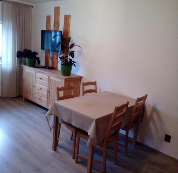 Апартаменты 1 Спальня, Zoopark Zelčín