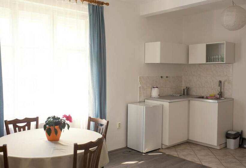 Апартаменты 1 Спальня, Zoopark Zelčín