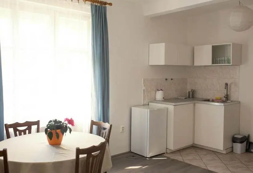 １ベッドルームアパートメント, Zoopark Zelčín