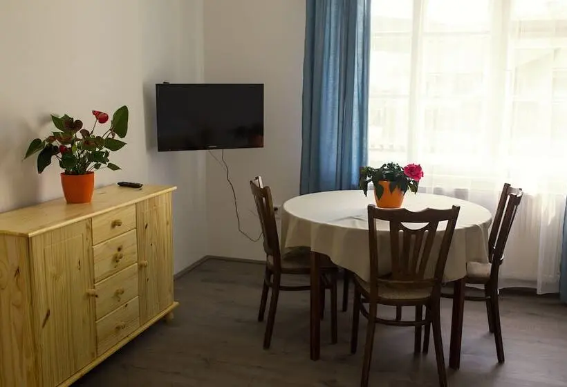 １ベッドルームアパートメント, Zoopark Zelčín