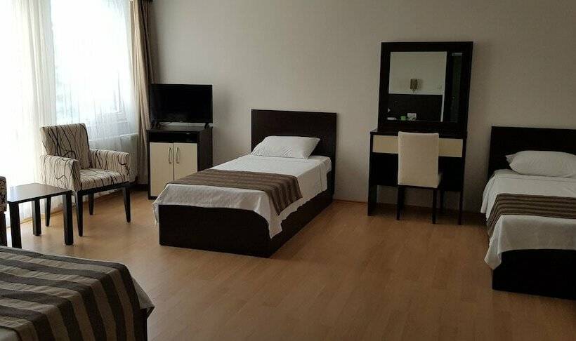 带海景标准四人间, Troas Beach