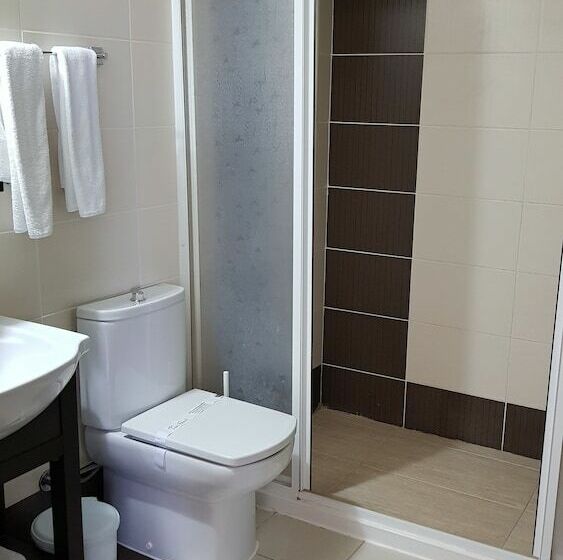 带海景标准四人间, Troas Beach