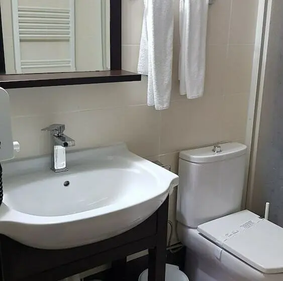 景色の見えるスタンダード４人部屋, Troas Beach
