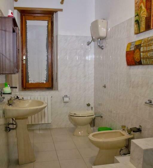 带共用浴室的标准房间, La Collina Dei Ciliegi