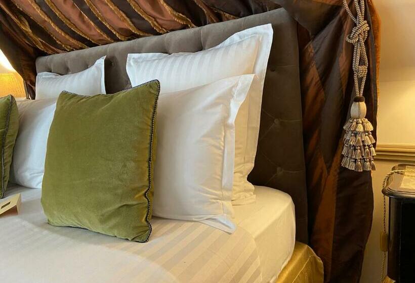 スタンダードルーム, Le Manoir De Maucartier