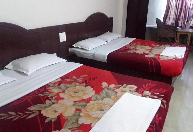 패밀리 룸, Jays Inn