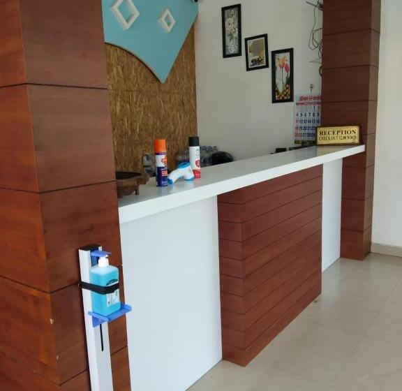 패밀리 룸, Jays Inn