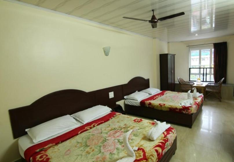 패밀리 룸, Jays Inn