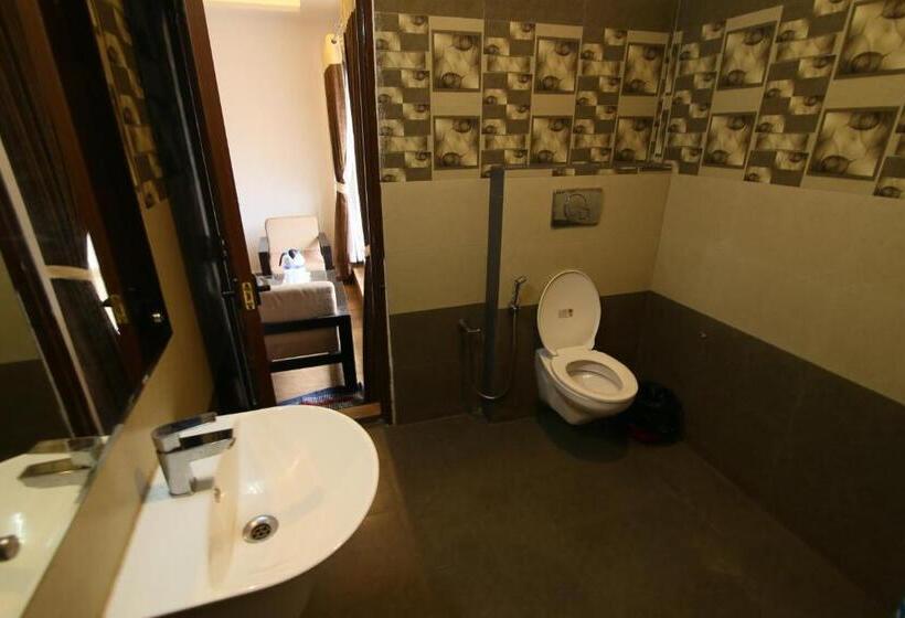 스탠다드 룸 킹사이즈 침대, Jays Inn