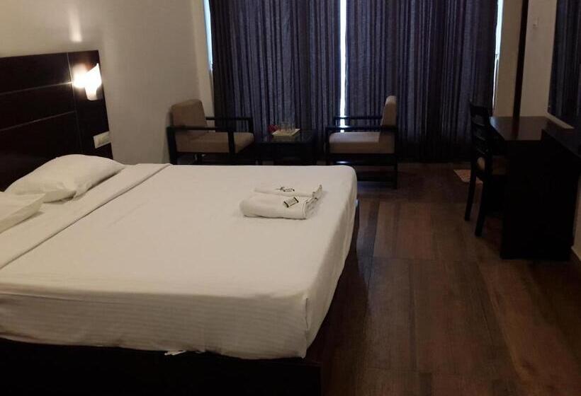 스탠다드 룸 킹사이즈 침대, Jays Inn