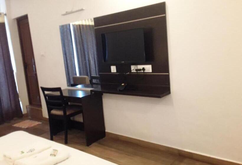 스탠다드 룸 킹사이즈 침대, Jays Inn