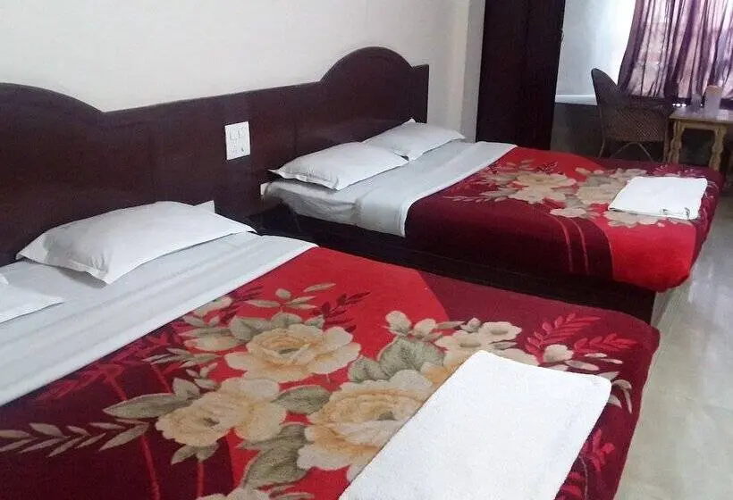 اتاق خانوادگی, Jays Inn