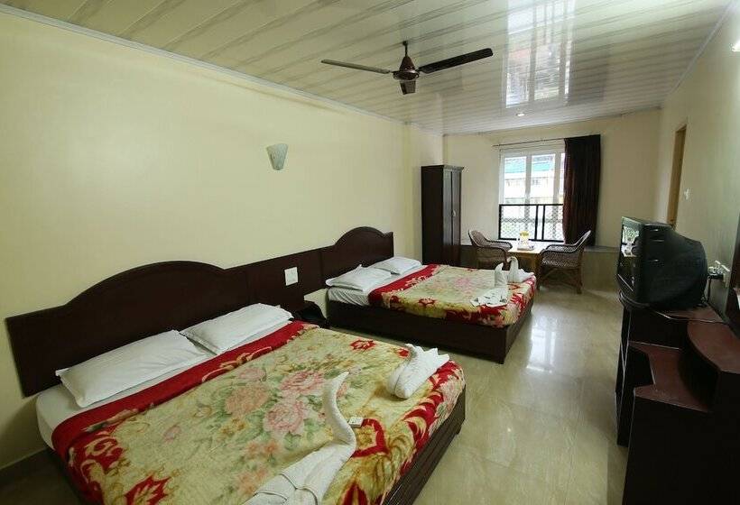 패밀리 룸, Jays Inn