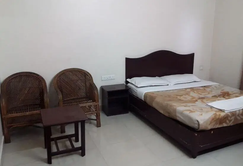 اتاق لوکس, Jays Inn