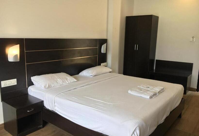 스탠다드 룸 킹사이즈 침대, Jays Inn